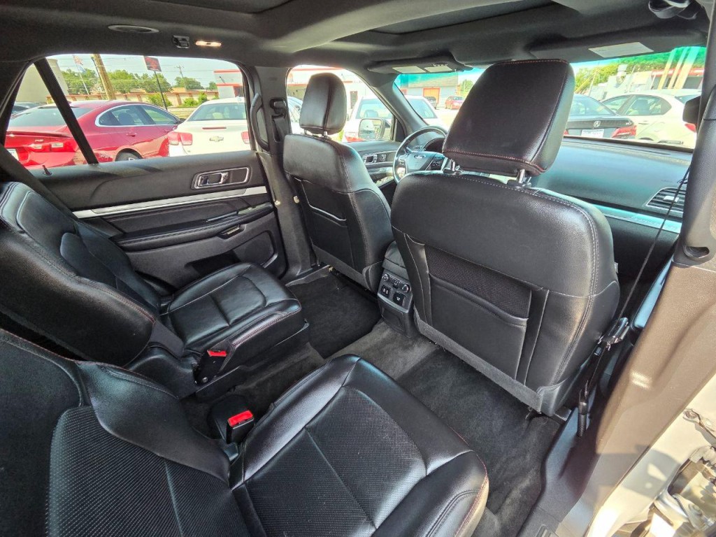 2018 Ford Explorer Image 18