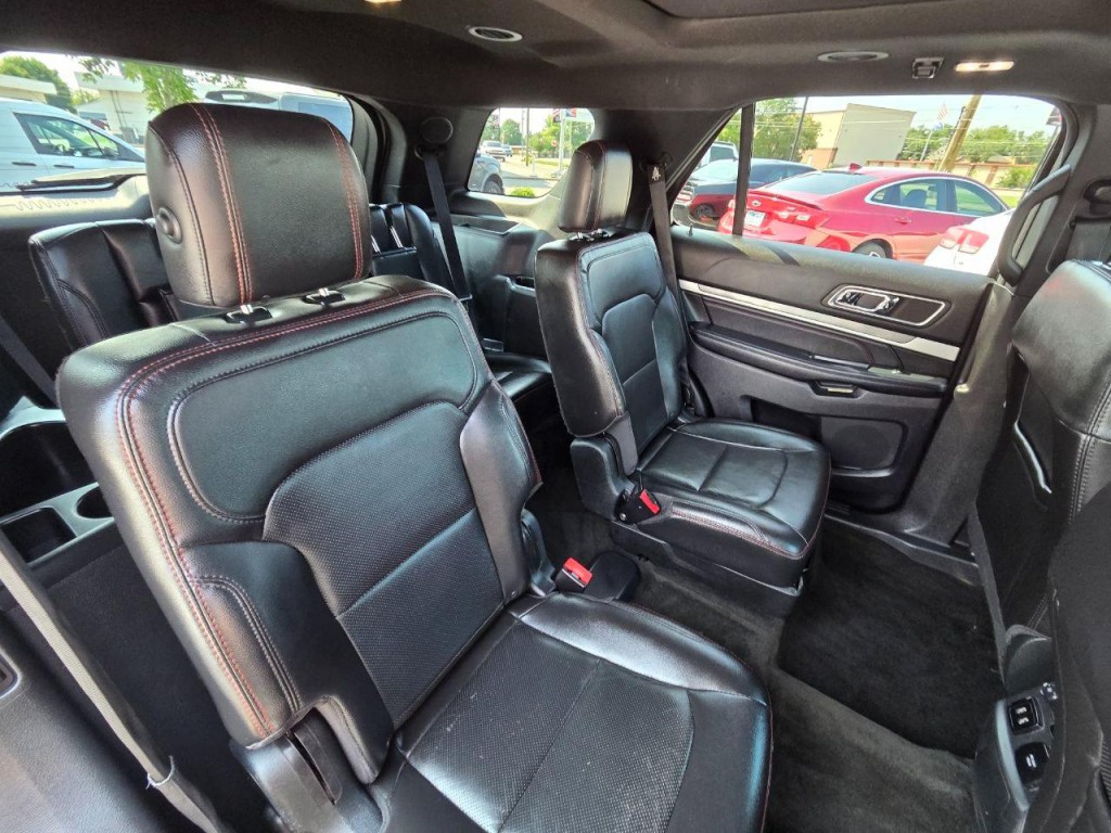 2018 Ford Explorer Image 19