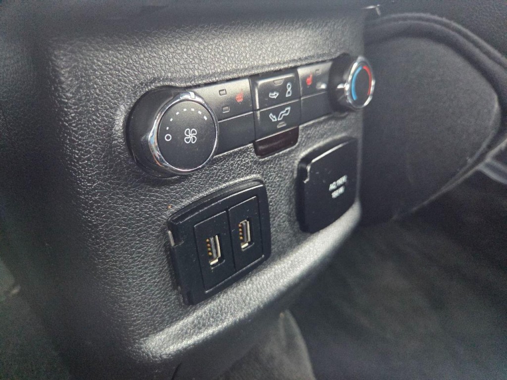 2018 Ford Explorer Image 35