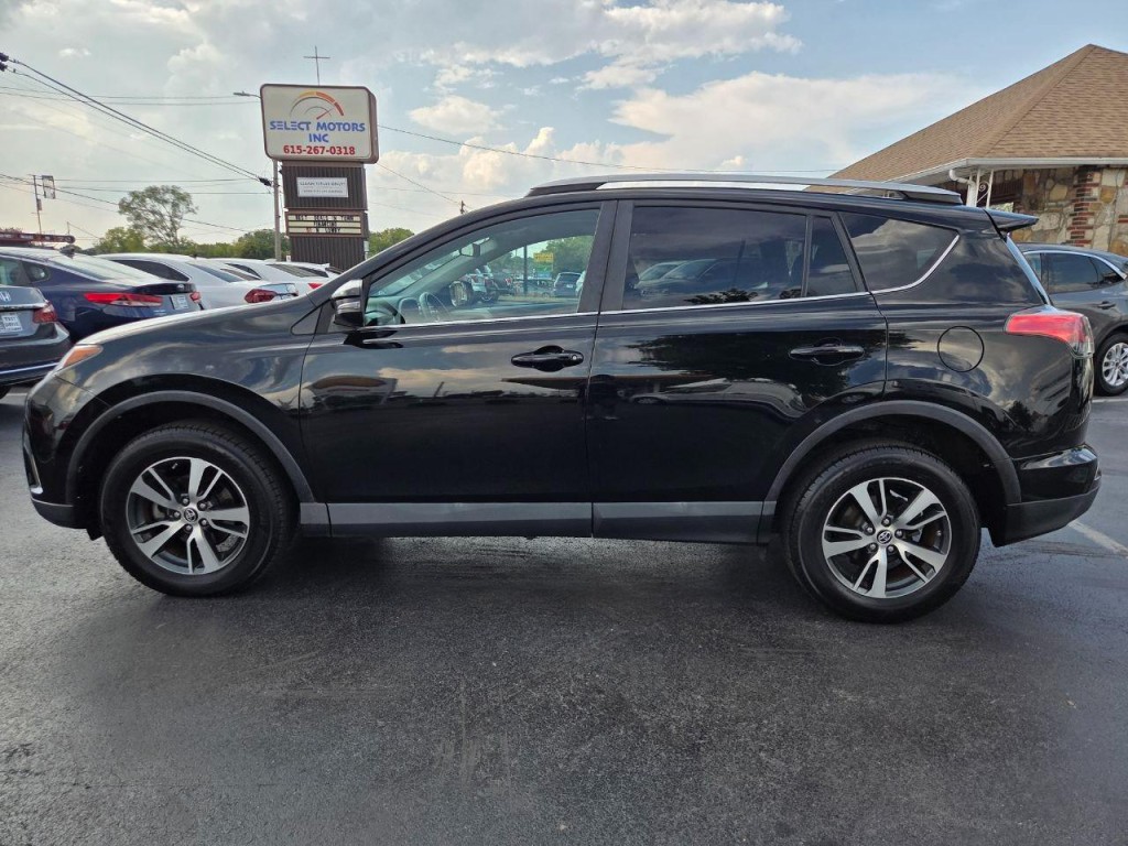 2017 Toyota Rav4 Image 3