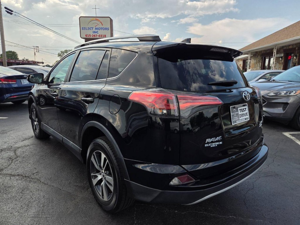 2017 Toyota Rav4 Image 4