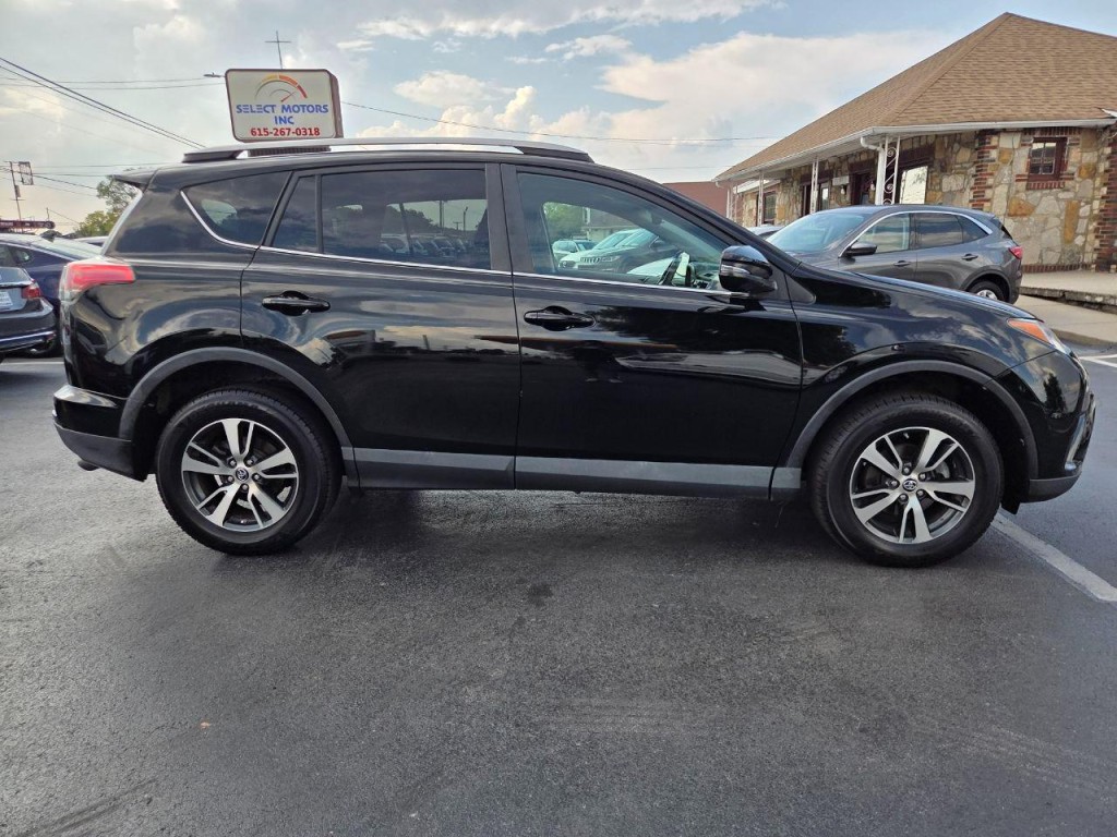 2017 Toyota Rav4 Image 6