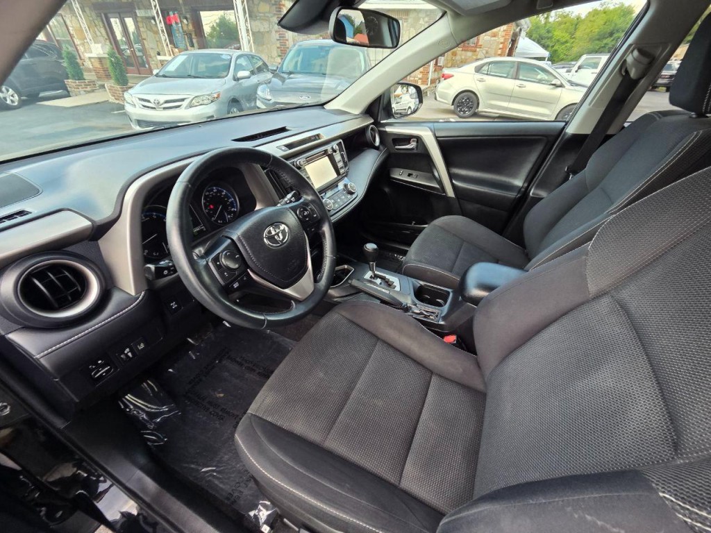 2017 Toyota Rav4 Image 12