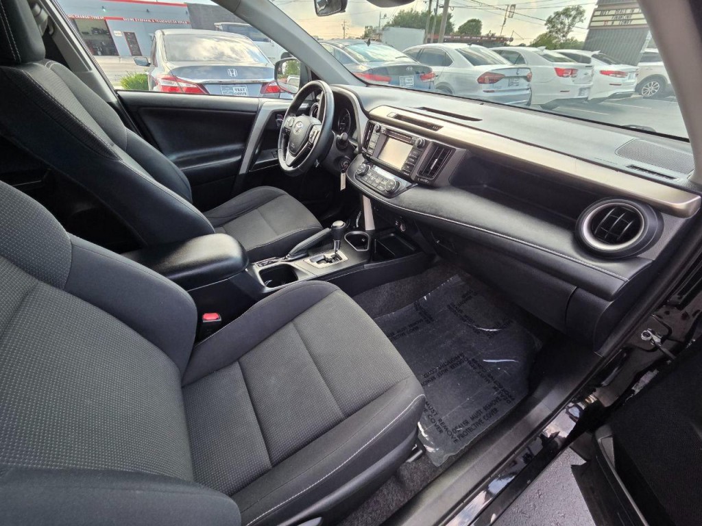 2017 Toyota Rav4 Image 19