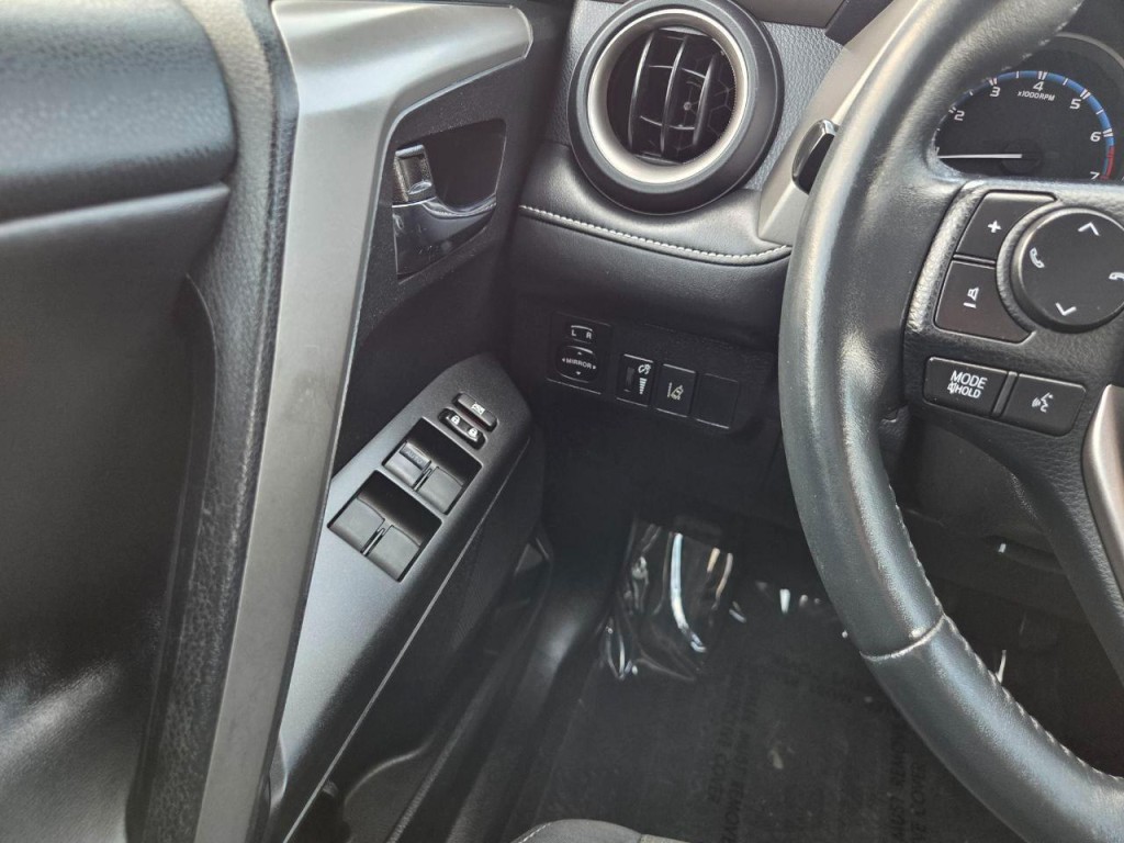 2017 Toyota Rav4 Image 28