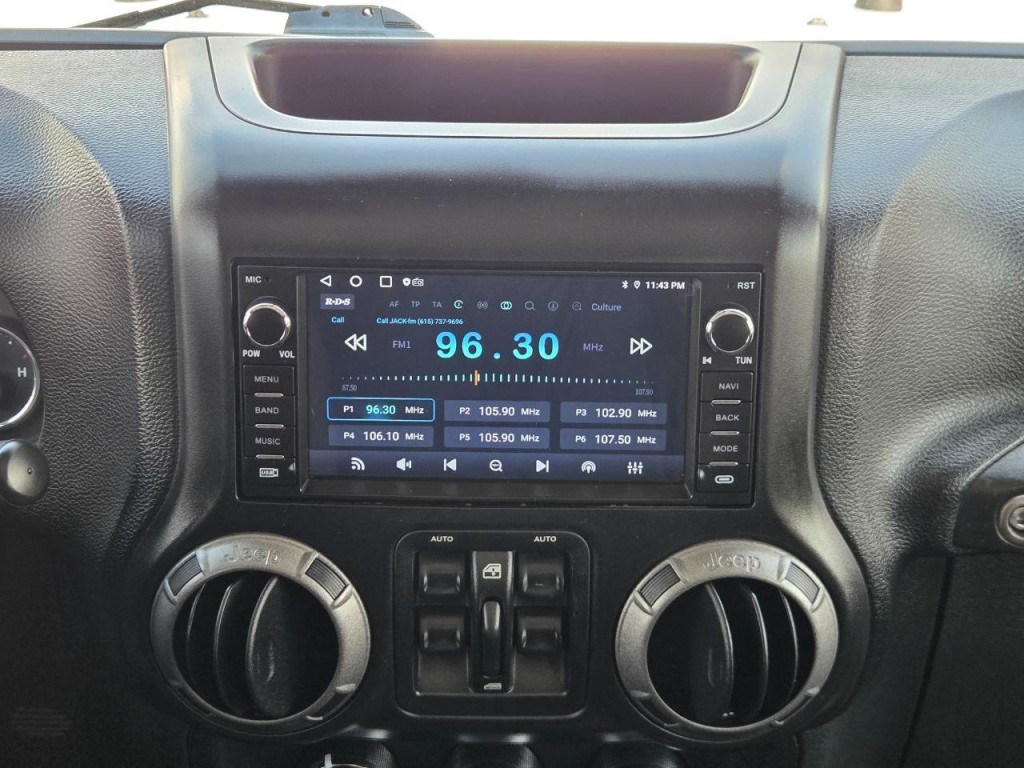 2013 Jeep Wrangler Image 23
