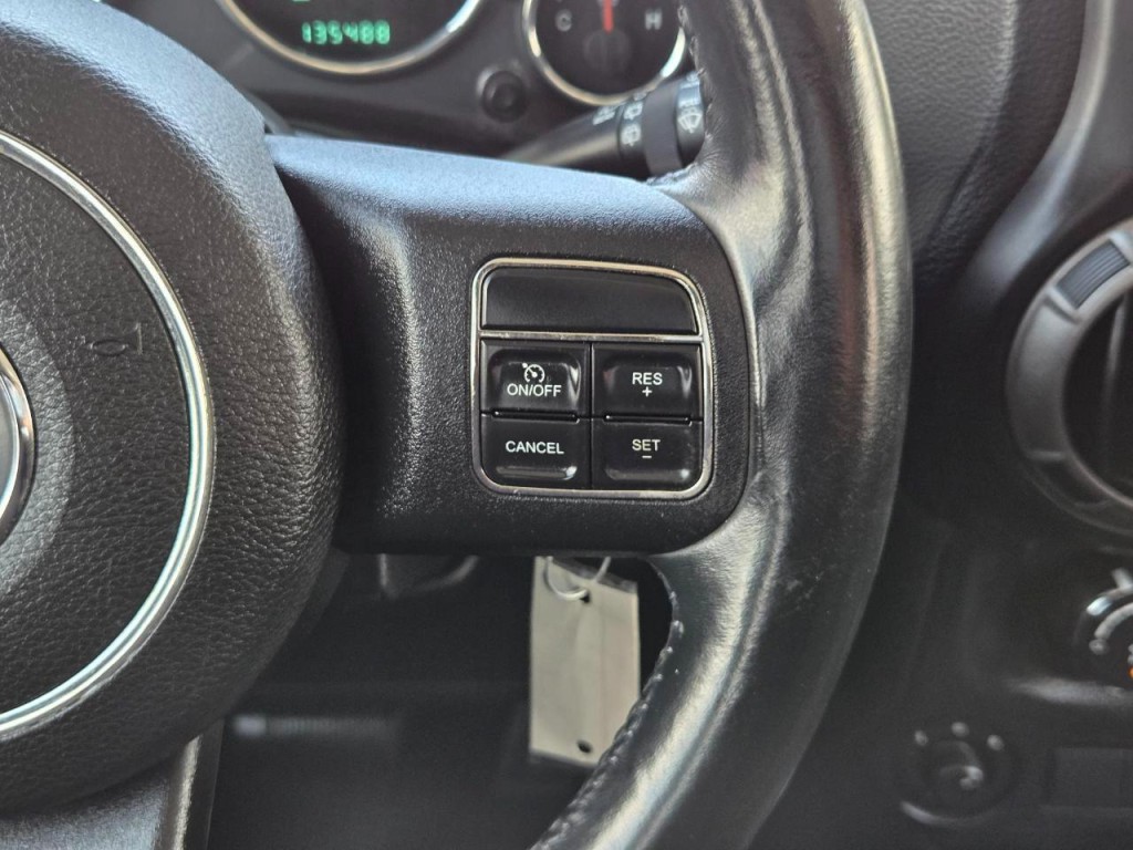 2013 Jeep Wrangler Image 27