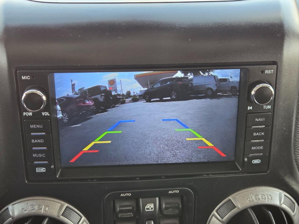 2013 Jeep Wrangler Image 29