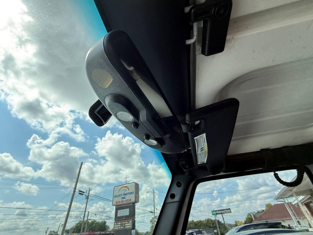 2013 Jeep Wrangler Image 32