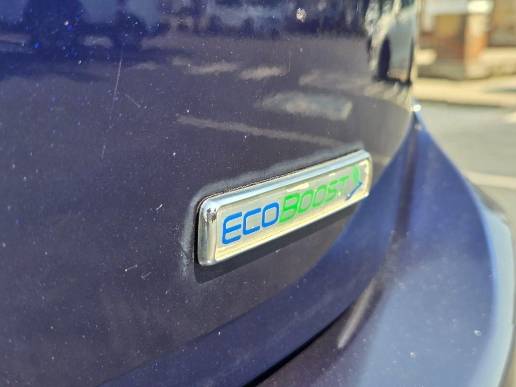 2016 Ford Edge Image 10