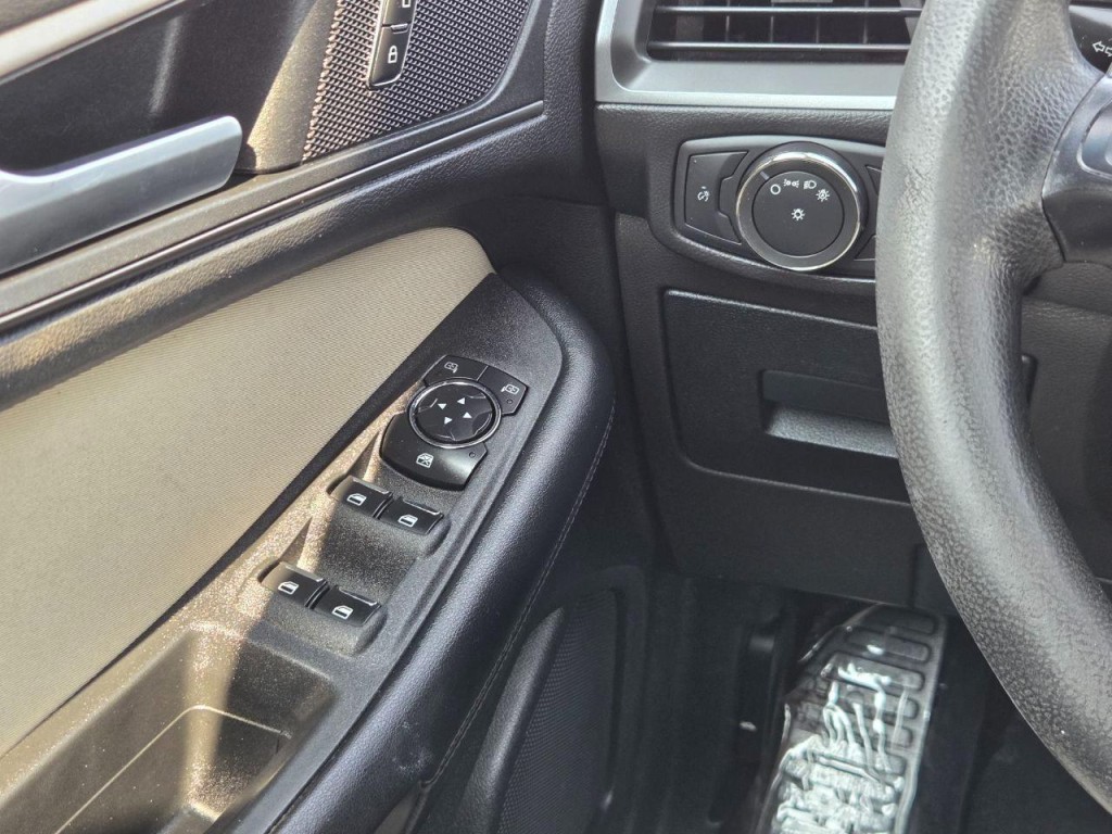 2016 Ford Edge Image 29