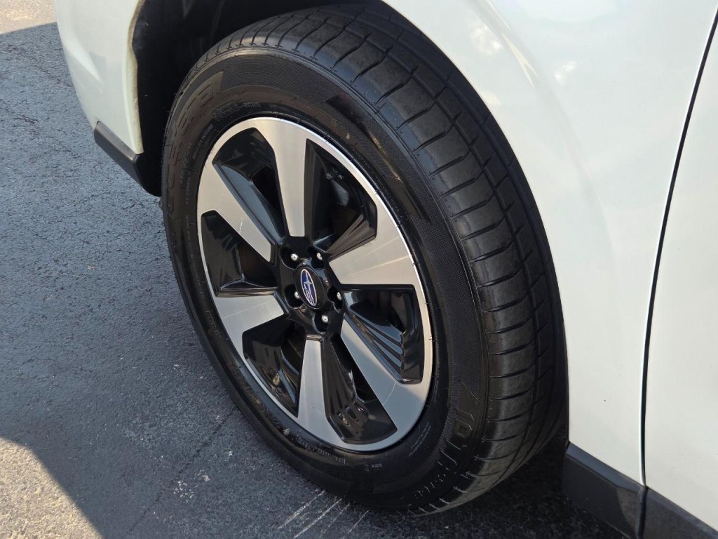 2017 Subaru Forester Image 11