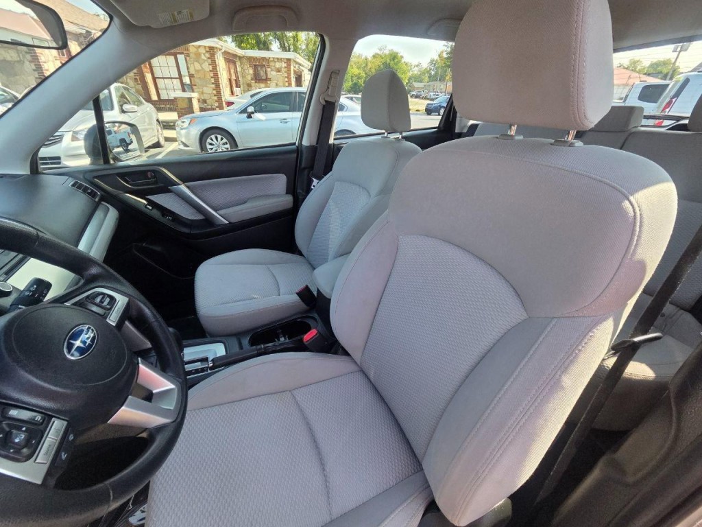 2017 Subaru Forester Image 13