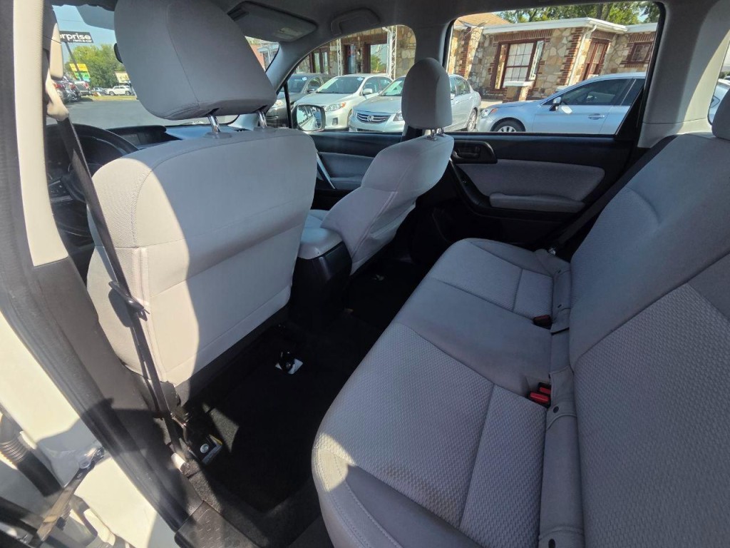 2017 Subaru Forester Image 14