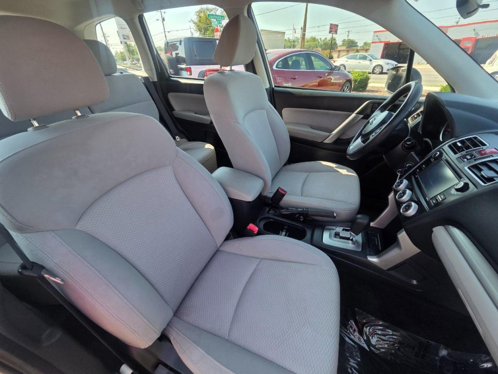 2017 Subaru Forester Image 19