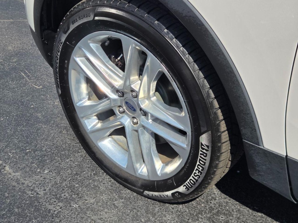 2017 Ford Explorer Image 11