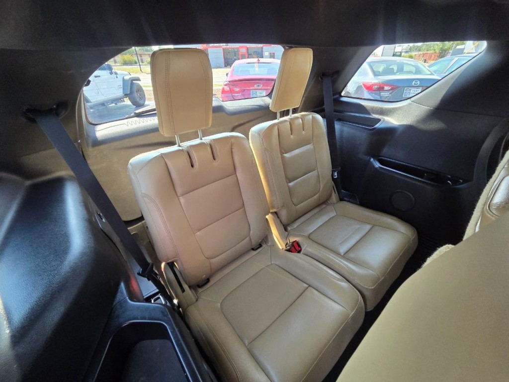 2017 Ford Explorer Image 19