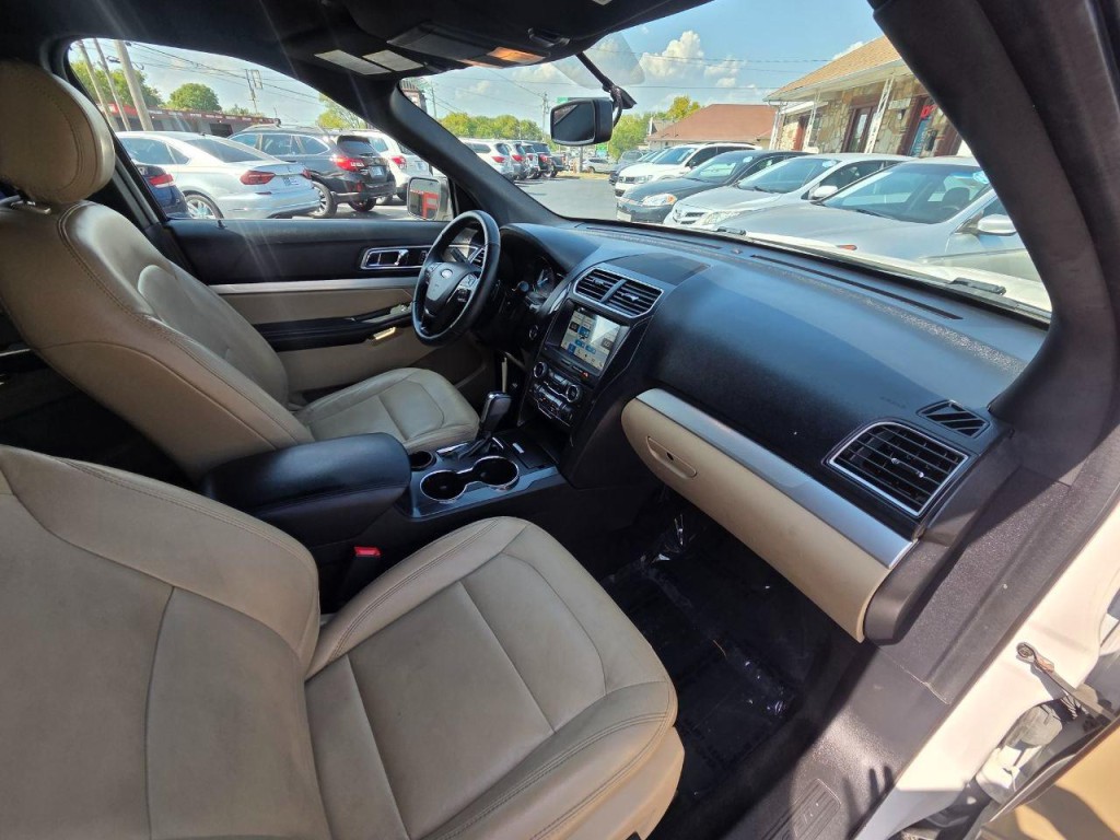 2017 Ford Explorer Image 21