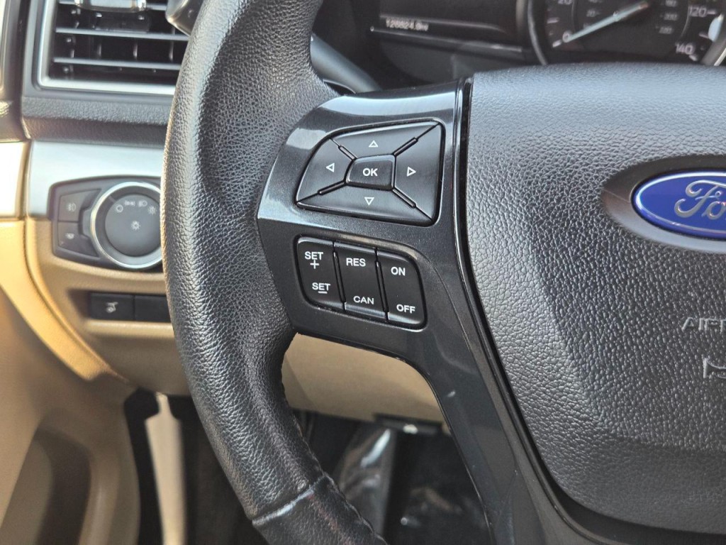 2017 Ford Explorer Image 27