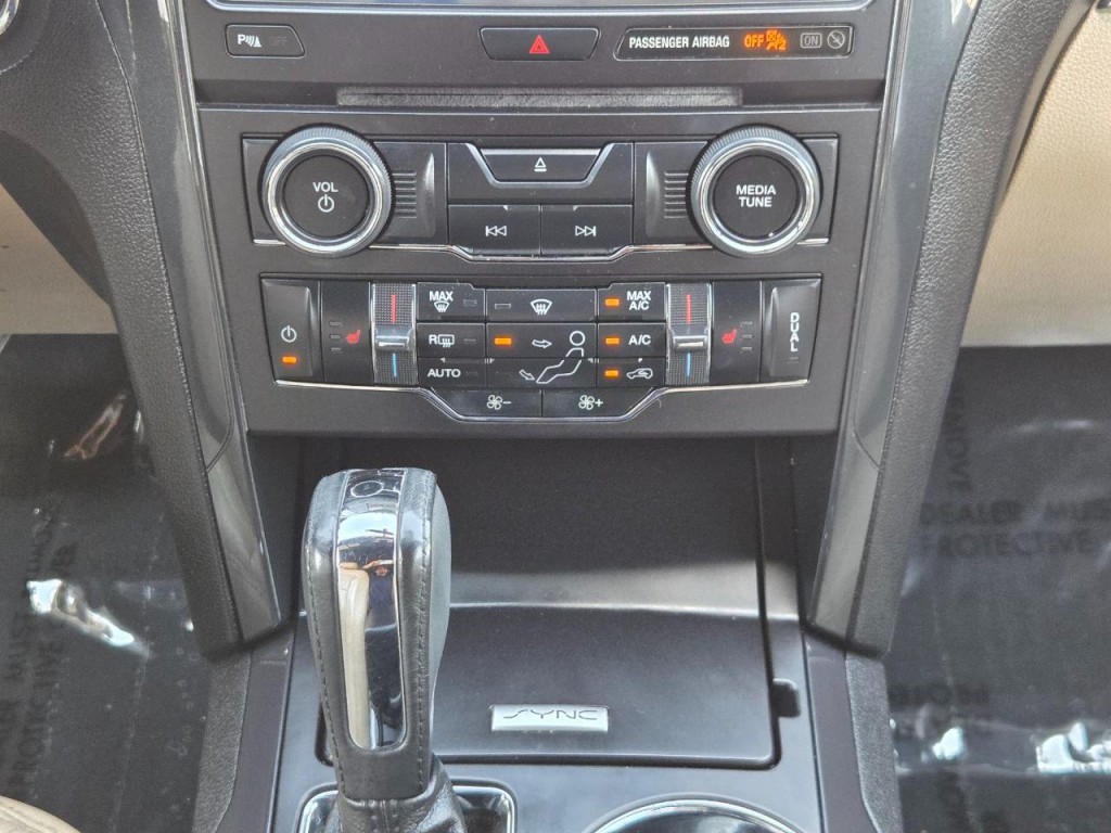 2017 Ford Explorer Image 28