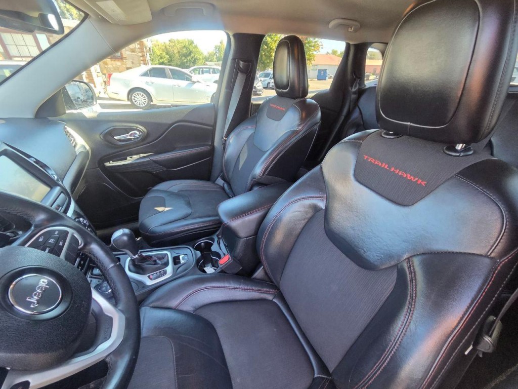 2016 Jeep Cherokee Image 12
