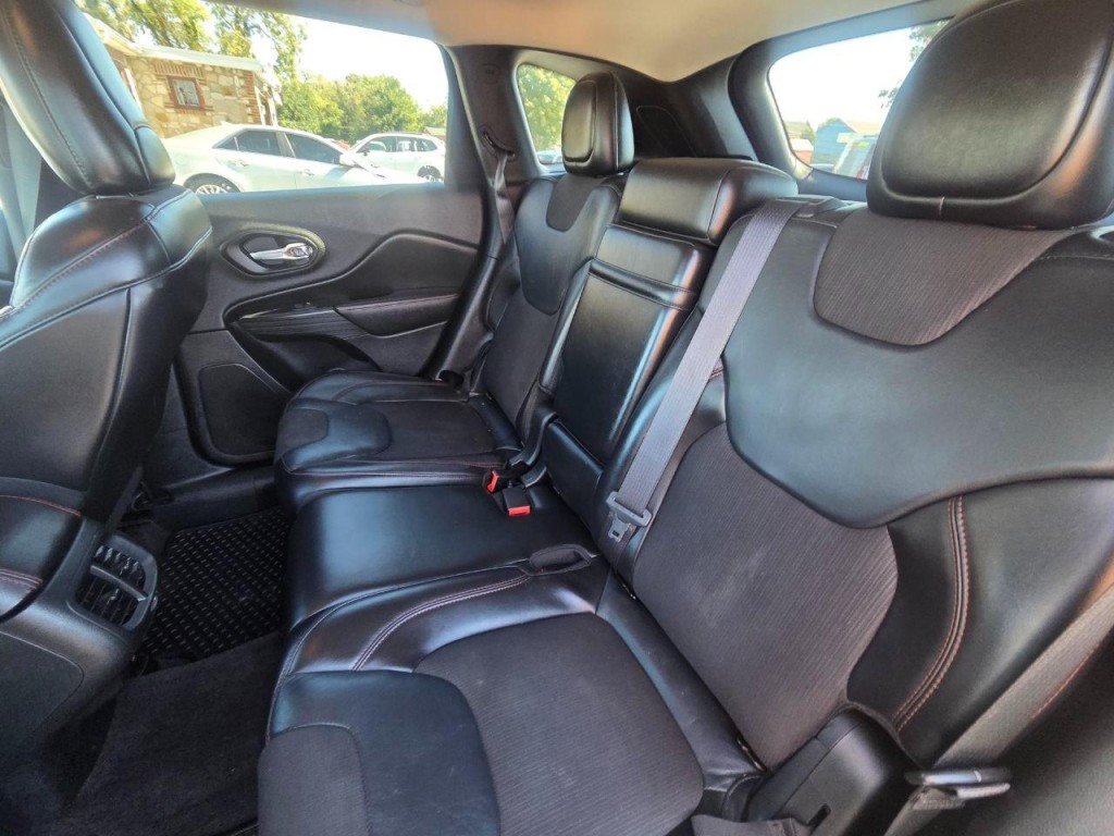 2016 Jeep Cherokee Image 15