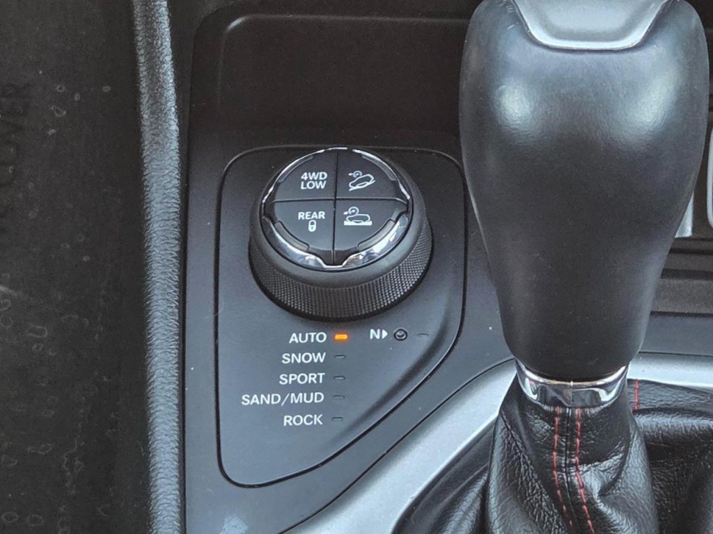 2016 Jeep Cherokee Image 23