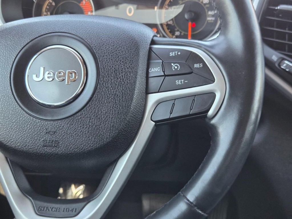 2016 Jeep Cherokee Image 28
