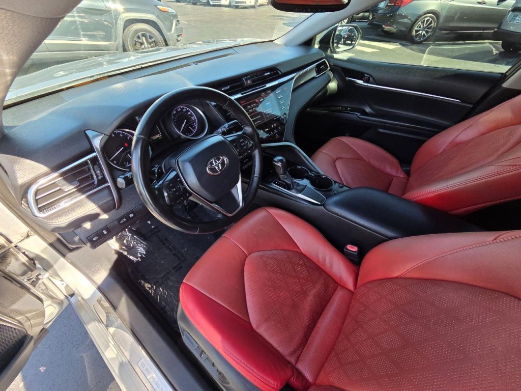 2018 Toyota Camry Image 12