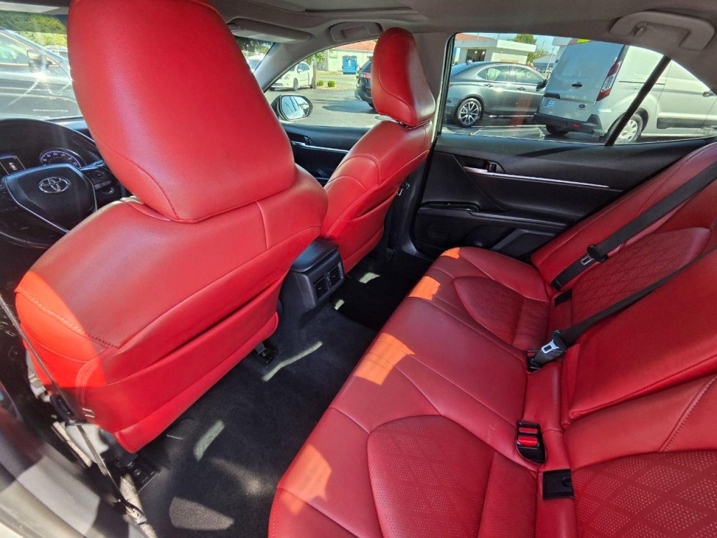 2018 Toyota Camry Image 13