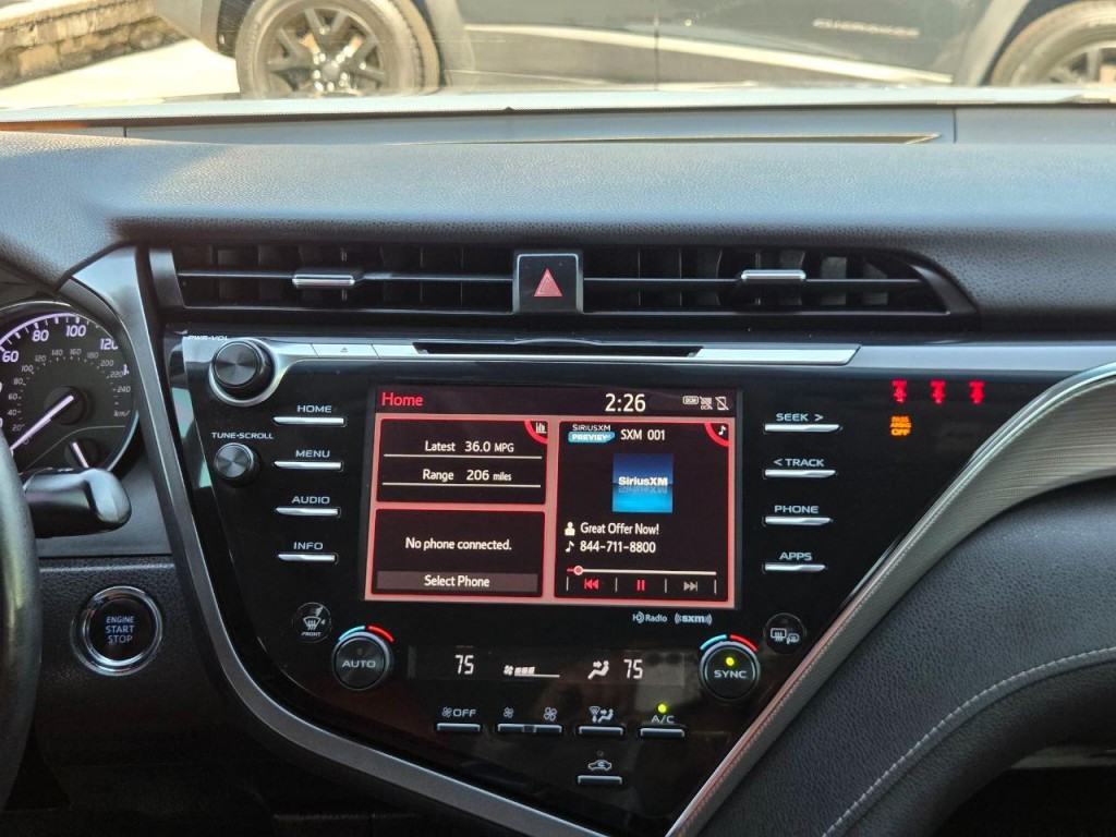 2018 Toyota Camry Image 20