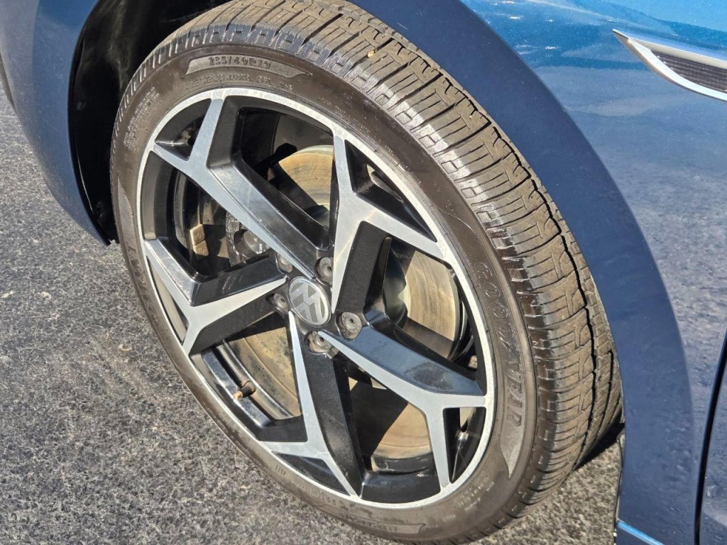 2020 Volkswagen Passat Image 11