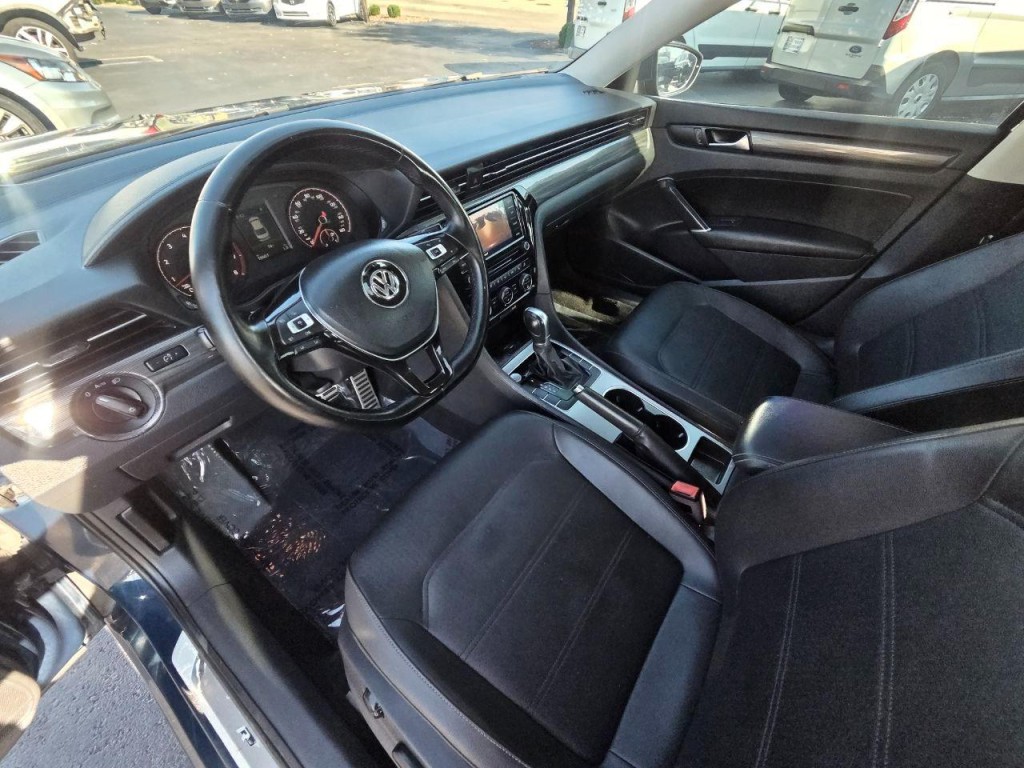 2020 Volkswagen Passat Image 12