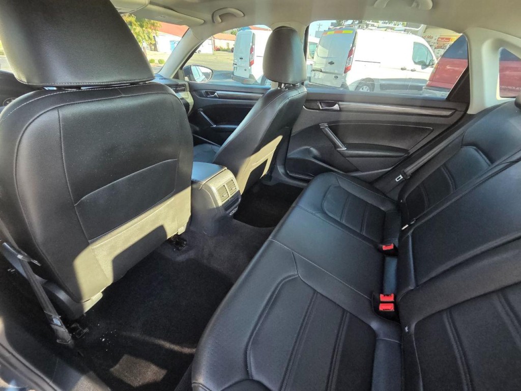 2020 Volkswagen Passat Image 14