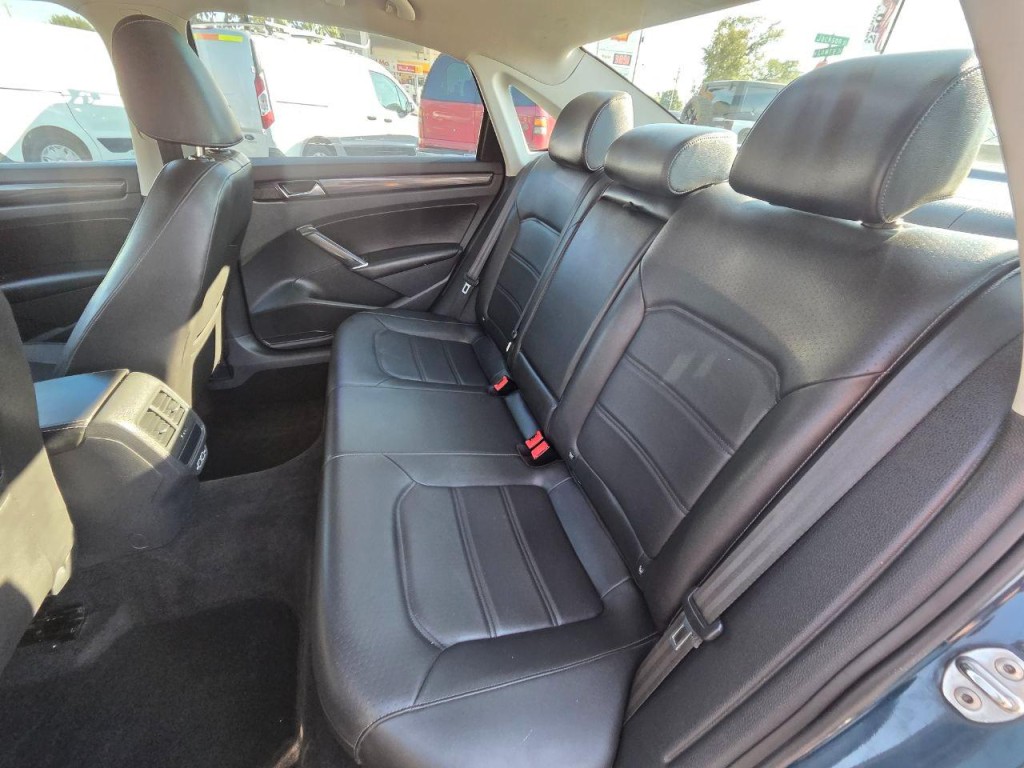2020 Volkswagen Passat Image 15