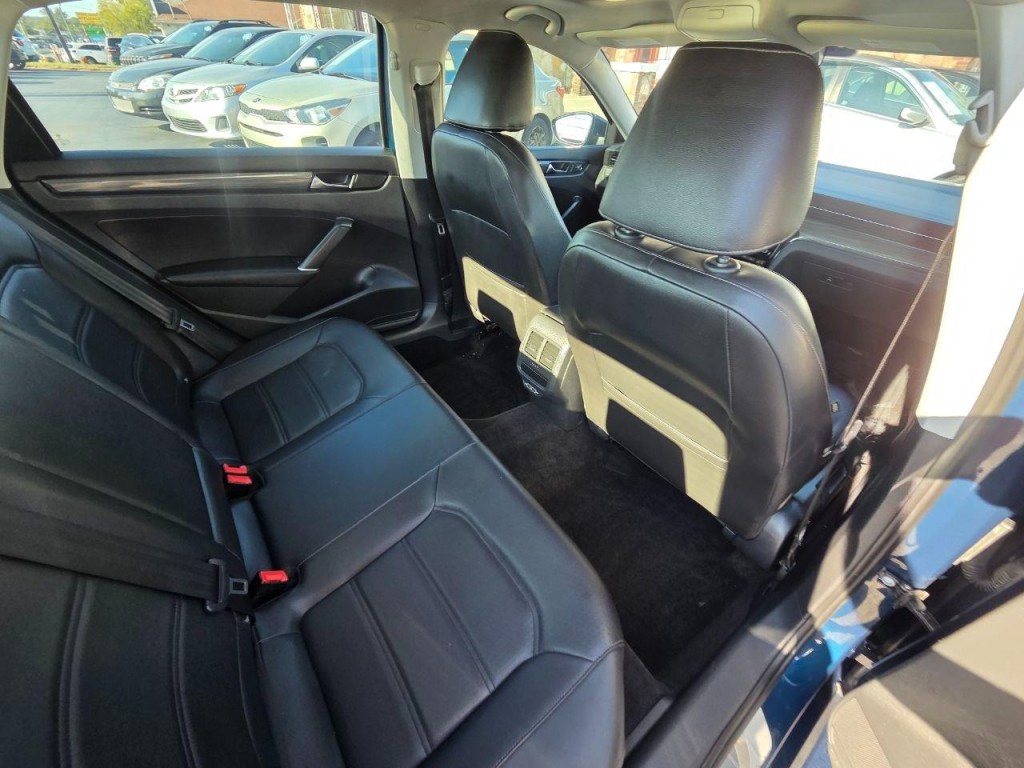 2020 Volkswagen Passat Image 16