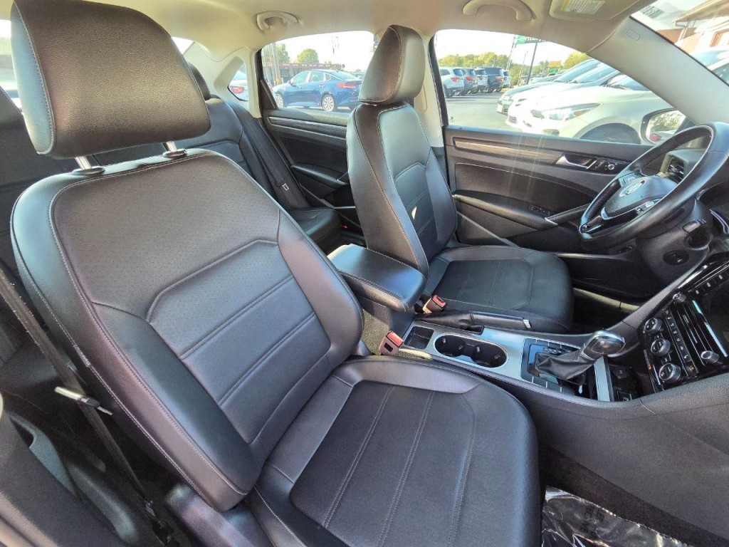 2020 Volkswagen Passat Image 19