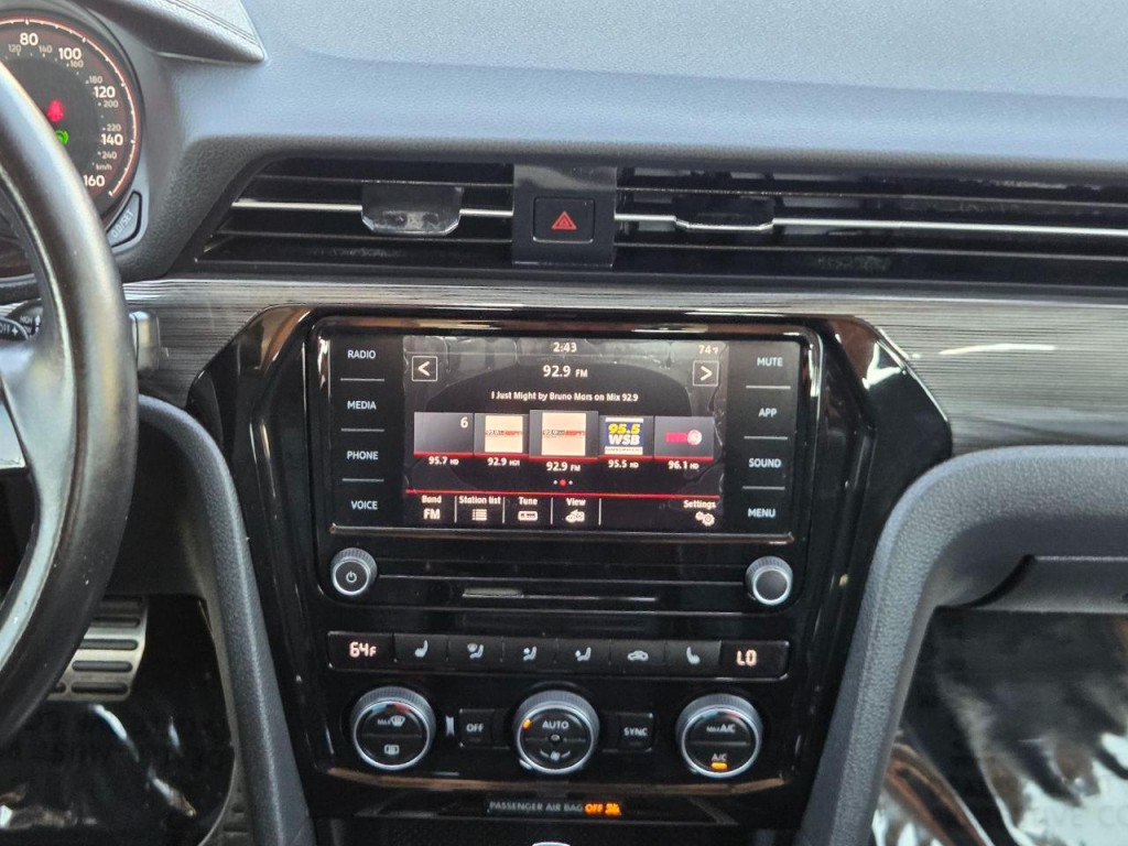 2020 Volkswagen Passat Image 21