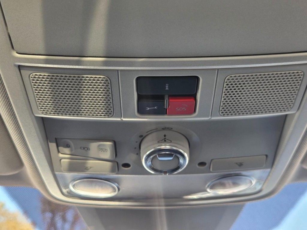 2020 Volkswagen Passat Image 24