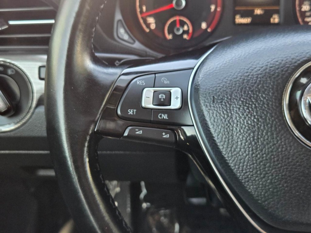 2020 Volkswagen Passat Image 27