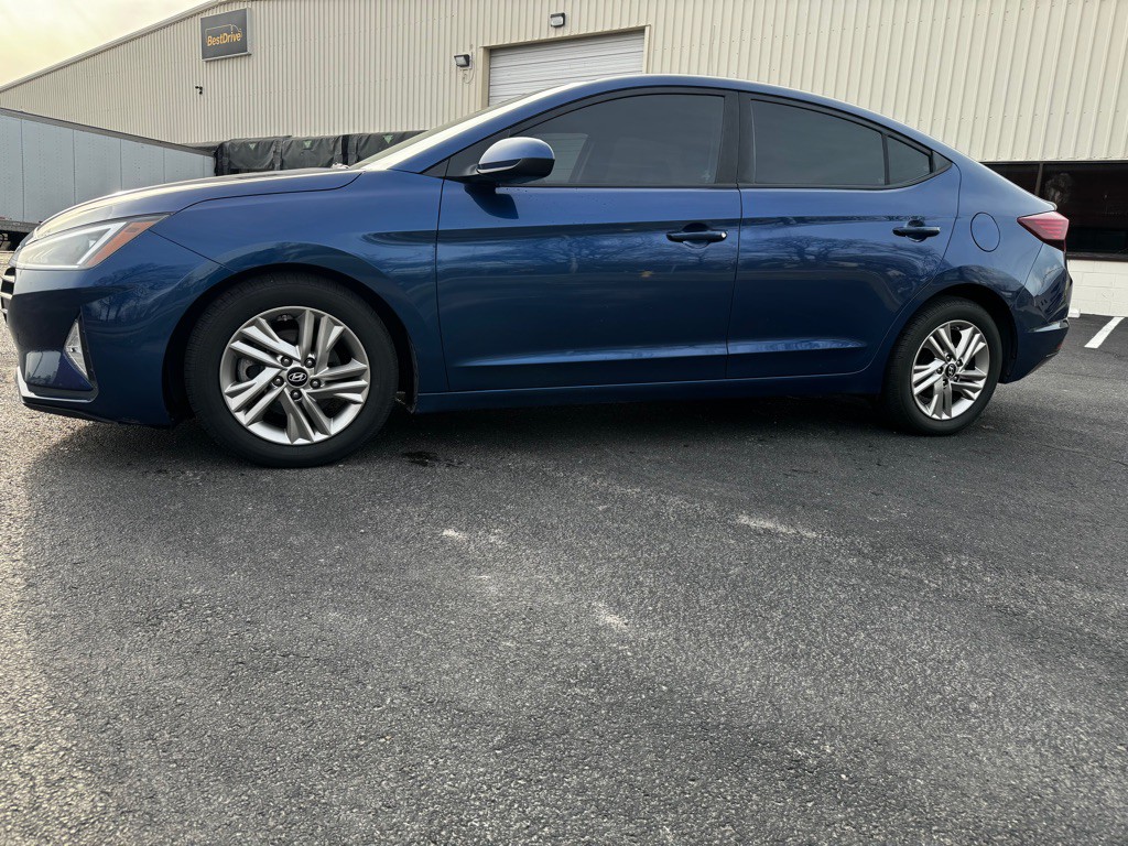 2019 Hyundai Elantra Image 2