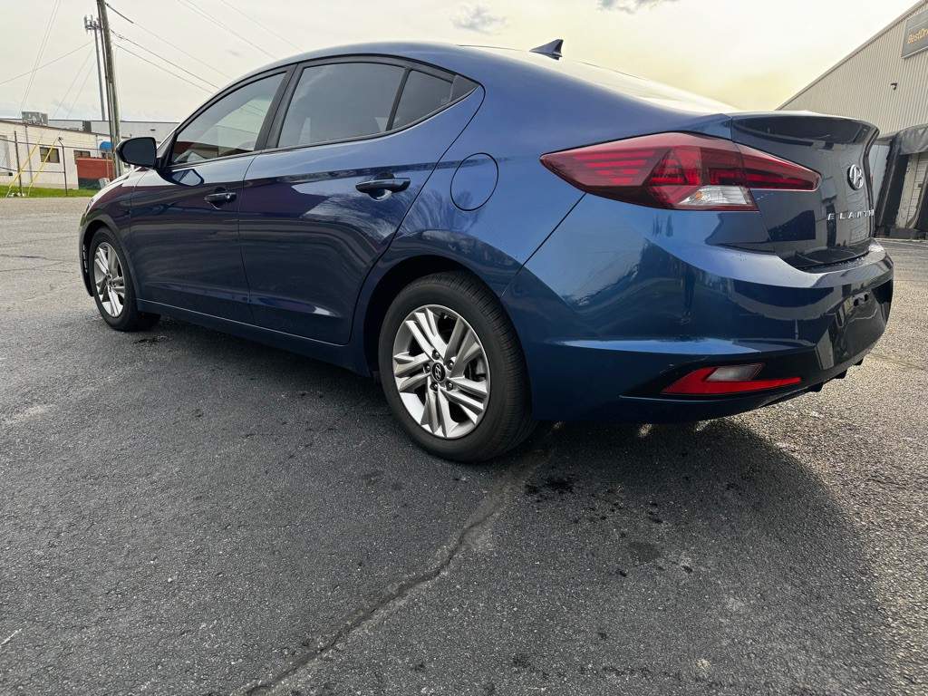 2019 Hyundai Elantra Image 3