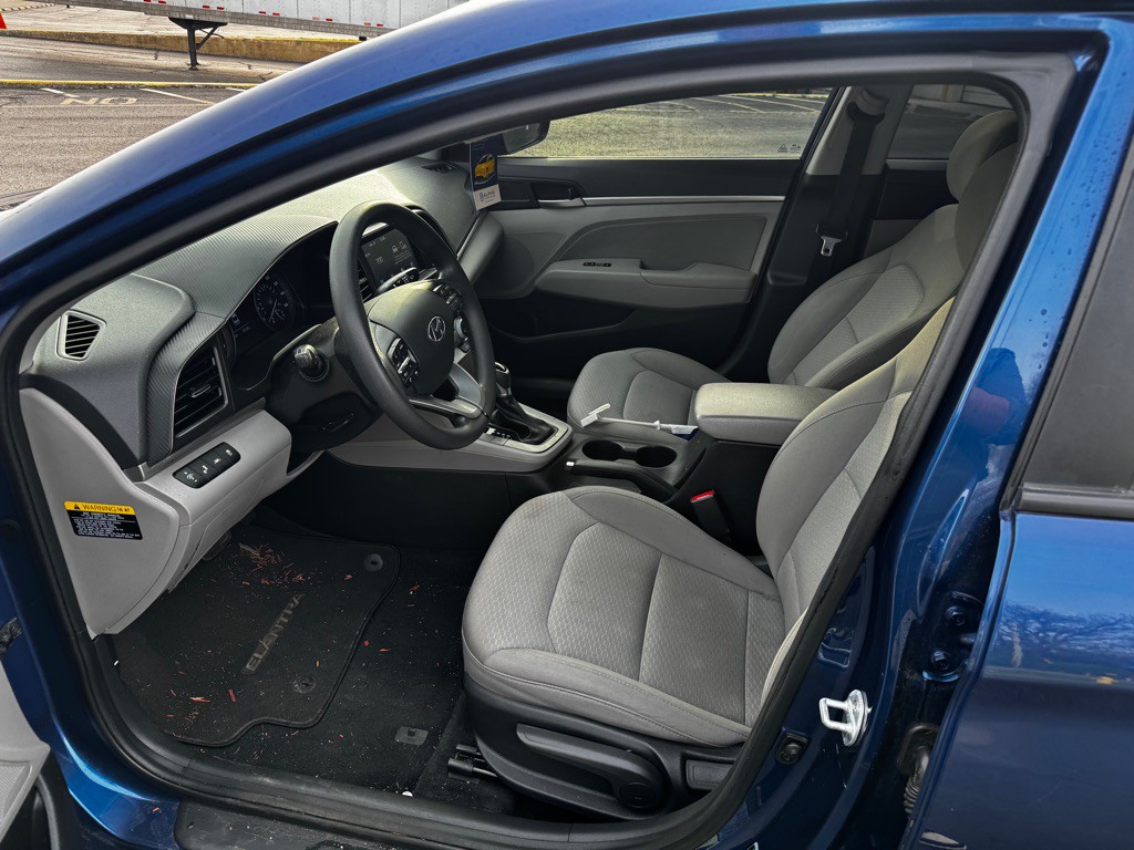 2019 Hyundai Elantra Image 8