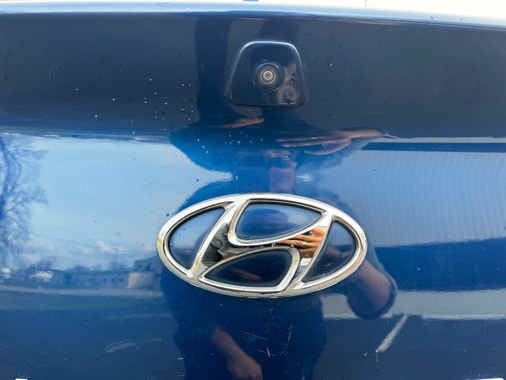 2019 Hyundai Elantra Image 16