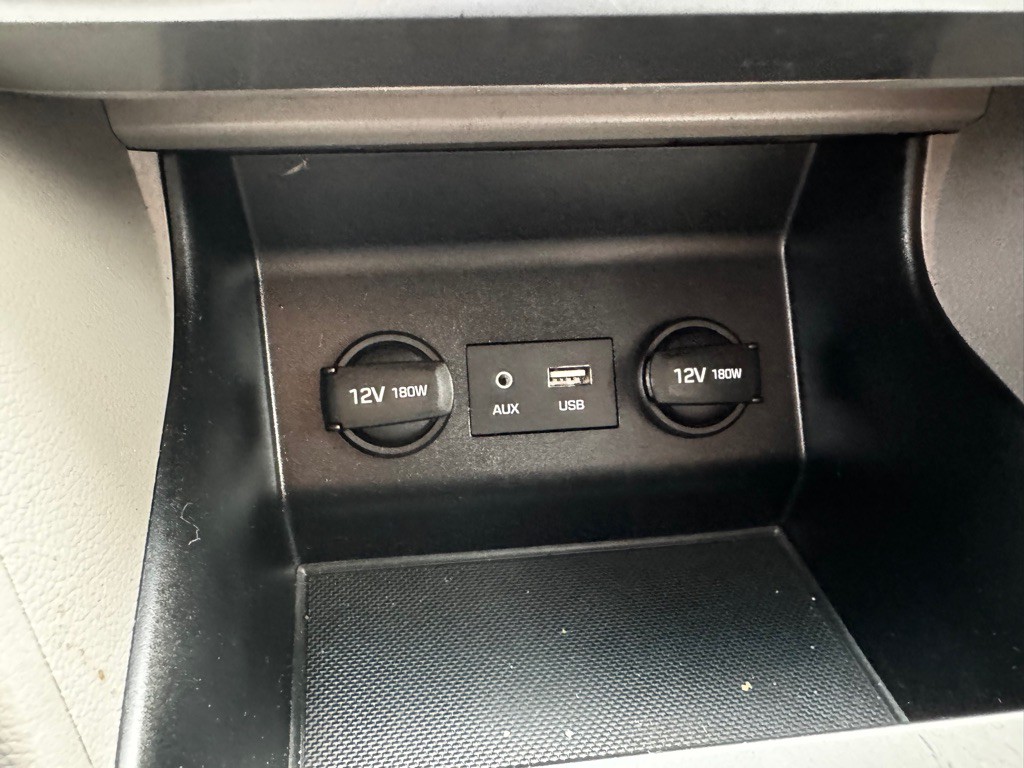 2019 Hyundai Elantra Image 22