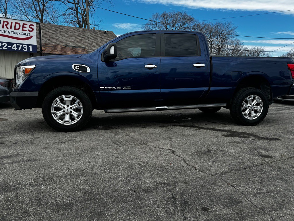 2017 Nissan Titan Image 4