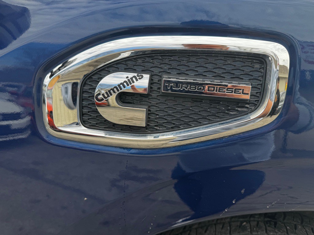 2017 Nissan Titan Image 12