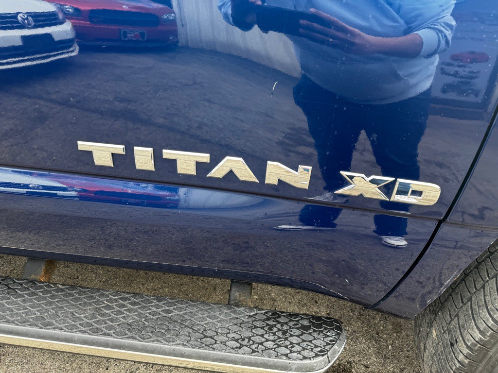 2017 Nissan Titan Image 13