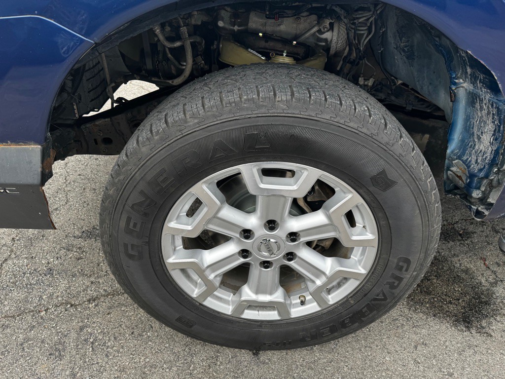 2017 Nissan Titan Image 14