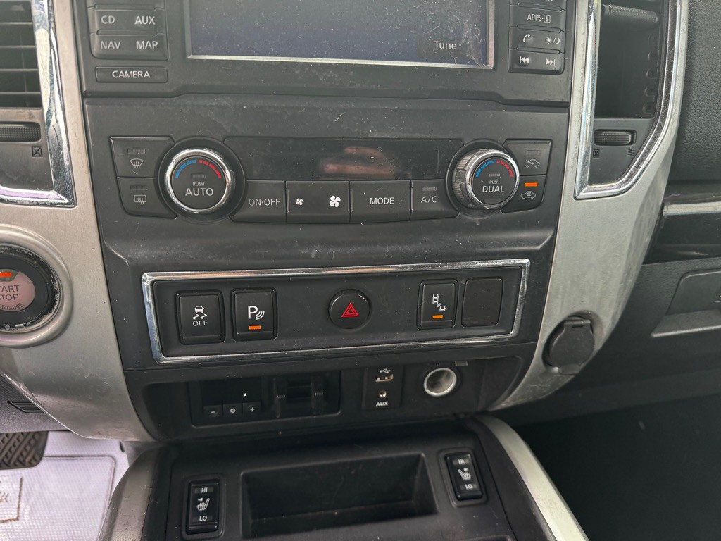 2017 Nissan Titan Image 26